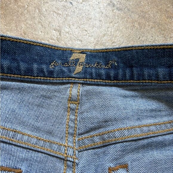 7 for All Mankind Jean Shorts - Picture 4 of 5